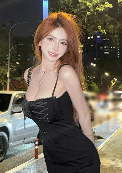Cô nàng không hé lộ bất kỳ thông tin nào về gia đình.