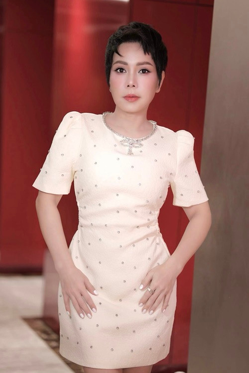 Vợ chồng Việt Hương - Hoài Phương cũng là sao Việt ủng hộ cho người dân vùng lũ. Cặp đôi hiện tại đóng góp 200 triệu. Ảnh: FB Việt Hương.