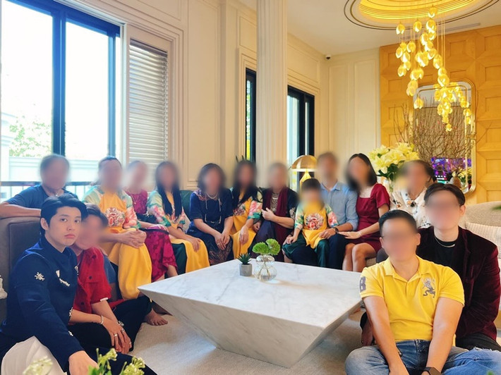 Những năm qua, kiếm được bao nhiêu tiền, Noo Phước Thịnh cũng đều gửi cho mẹ giữ.