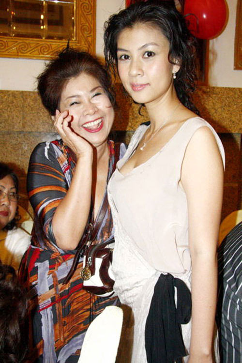 Kim Thư sinh năm 1978. Cô là con gái ca sĩ nổi tiếng những năm 80 Trang Kim Yến. Ảnh: 24h.