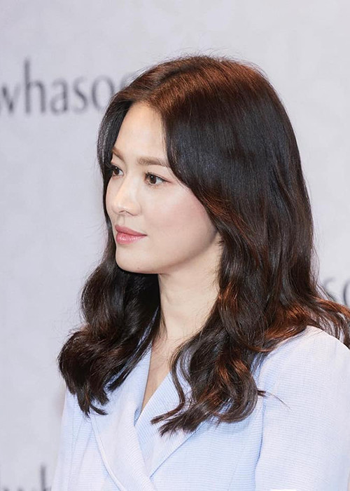Song Hye Kyo vừa sang Thái Lan để tham gia sự kiện của một nhãn hàng cô làm đại diện thương hiệu.