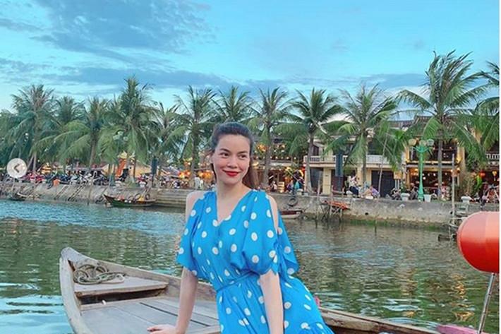 "Nữ hoàng giải trí" bị fan giục chuyện tái hôn bởi tình cảm của cô và Kim Lý ngày càng mặn nồng.