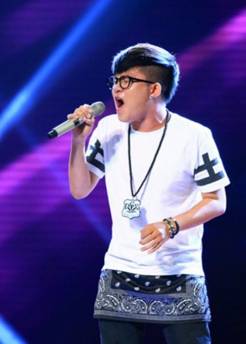 Anh từng lọt top 4 Nhân tố bí ẩn 2014, giành ngôi vị quán quân Ngôi sao phương Nam 2015. Ảnh: Zing
