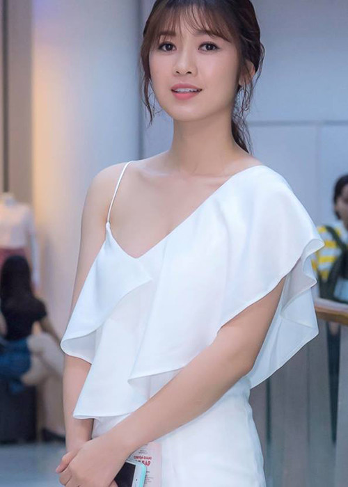 Oanh Kiều gắn liền với vai diễn hiền lành.