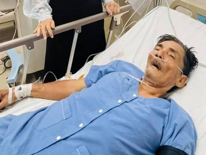 Vì vướng vào những cuộc chơi đỏ đen, Thương Tín đánh mất tất cả danh tiếng, rơi vào túng thiếu khi về già. Trong cuộc phỏng vấn với Zing năm 2020, Thương Tín cho biết, ông phải nhịn ăn nhiều bữa, trong túi không có nổi một 100.000 đồng. Hồi tháng 2/2021, Thương Tín bị đột quỵ, phải nhập viện. Khi vừa tỉnh táo, ông đòi ra viện bởi sợ gia cảnh khó khăn, không đủ tiền trả viện phí. Ảnh: Dân Việt
