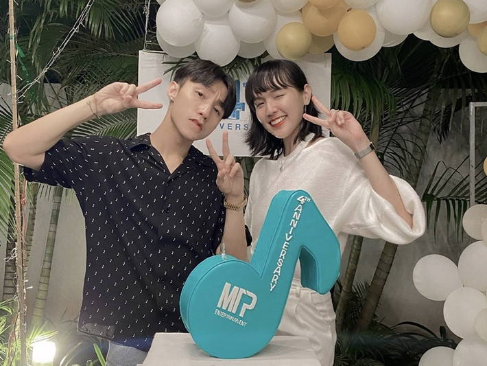 Bị nghi là “trà xanh”, Hải Tú một mực giữ im lặng dù bị tẩy chay. Phía Sơn Tùng M-TP cũng không có động thái bảo vệ diễn viên độc quyền của mình. Ảnh: FBNV