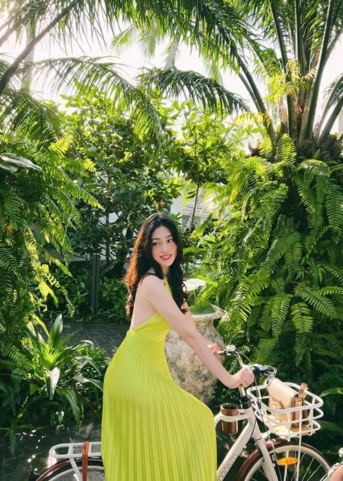 Trong cuộc phỏng vấn với Người đưa tin, Phương Nga cho biết, nhiều người nhận xét cô có ngoại hình khá cân đối nhưng cô vẫn nhận ra những yếu điểm về sắc vóc của bản thân.