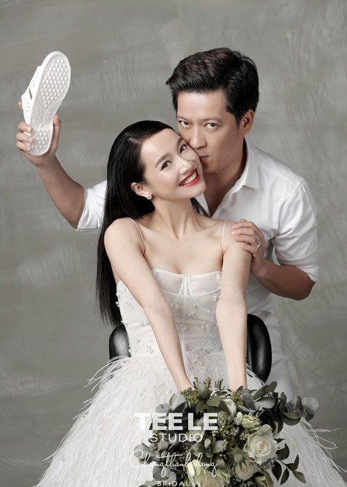 Đám cưới Trường Giang - Nhã Phương sẽ diễn ra vào ngày 25/9 tới đây. Mới đây, bộ ảnh cưới của cặp đôi đã được hé lộ.