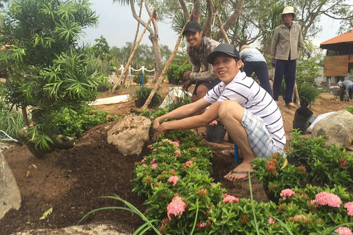 Sau khi hoàn thành tâm nguyện xây dựng nhà thờ Tổ nghiệp, anh có nhiều thời gian rảnh rỗi hơn.