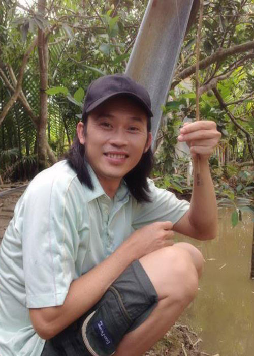 Danh hài Hoài Linh có sở thích đi câu cá. Anh có thể kiên nhẫn chờ hàng giờ.