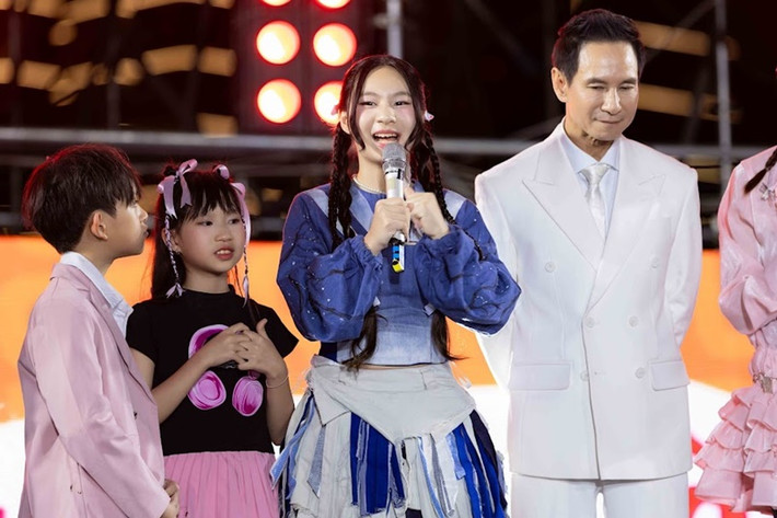 Cherry xuất hiện trong showcase phim Lật mặt 8: Vòng tay nắng tại TP HCM tối ngày 13/4.