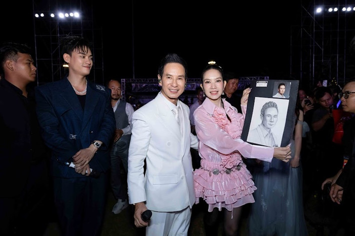 Về thông điệp phim, Lý Hải cho biết: “Tôi tin rằng, dù bạn làm gì, ở đâu, là ai, bao nhiêu tuổi, hay ở bất cứ hoàn cảnh nào, khi bạn vui mừng, hạnh phúc, thất bại, hụt hẫng trong cuộc sống, điều cần nhất là sự chia sẻ, một cái ôm có thể xoa dịu, một bờ vai vững chãi, một vòng tay ấm sẽ làm bạn cảm thấy được che chở và được yêu thương”. Ở dự án này, đạo diễn Lý Hải và vợ - nhà sản xuất Minh Hà đều tham gia diễn xuất.