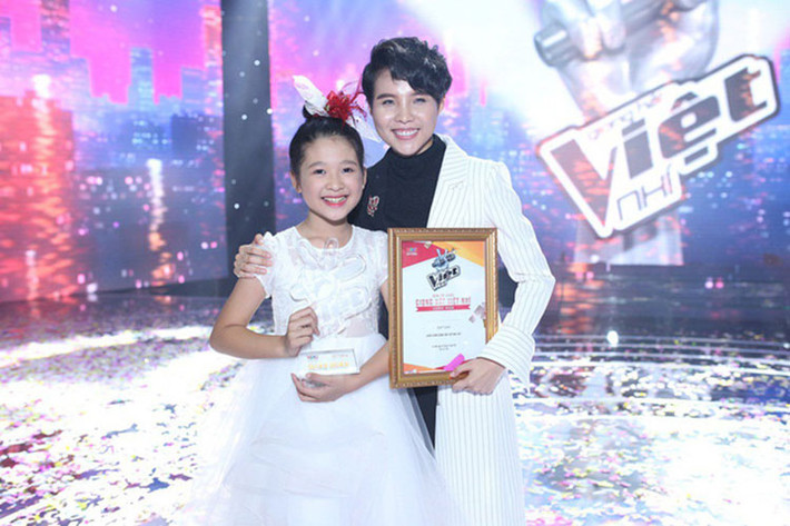 Dương Ngọc Ánh thông minh, lém lỉnh, hát hay. Năm 2017, Ngọc Ánh về nhất cuộc thi Giọng hát Việt nhí. Ảnh: Phapluatnet
