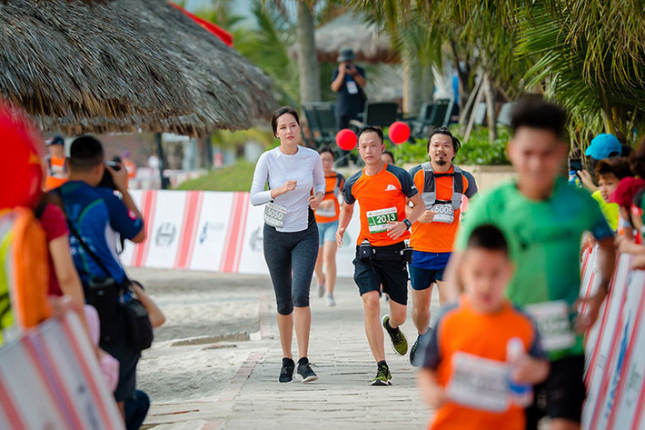Mai Phương Thúy gây chú ý khi xuất hiện tại sự kiện.