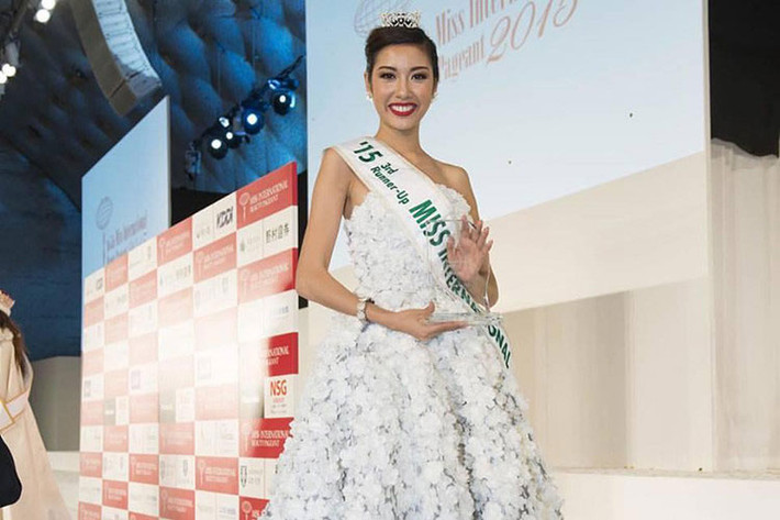 Năm 2015, Thúy Vân đoạt danh hiệu Á hậu 3 cuộc thi Hoa hậu Quốc tế. Đây là thành tích cao nhất của người đẹp Việt Nam tại đấu trường nhan sắc quốc tế. Ảnh: Angelopedia