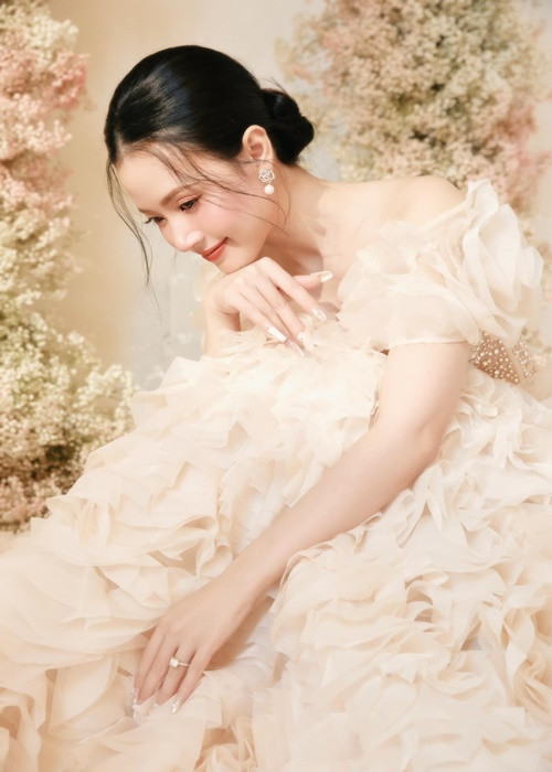 Nữ diễn viên bị sụt cân nhẹ khi chuẩn bị cho đám cưới.