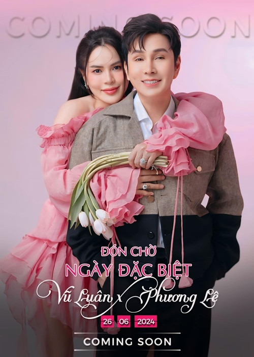 Bà mẹ 3 con không ngần ngại ôm hôn con nuôi của cố nghệ sĩ Vũ Linh. Ảnh: FBNV.