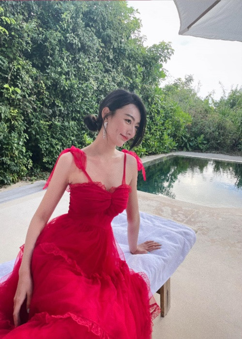 Xuân Mai sinh năm 1999, tốt nghiệp khoa thanh nhạc trường văn hóa nghệ thuật TP HCM. Ảnh: FBNV