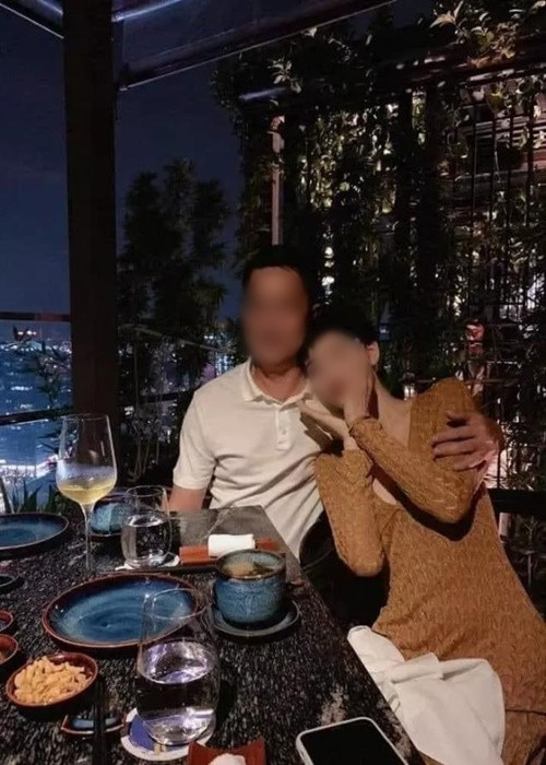 Hiền Hồ tựa vào vai doanh nhân Hồ Nhân. Ảnh: Công lý và xã hội