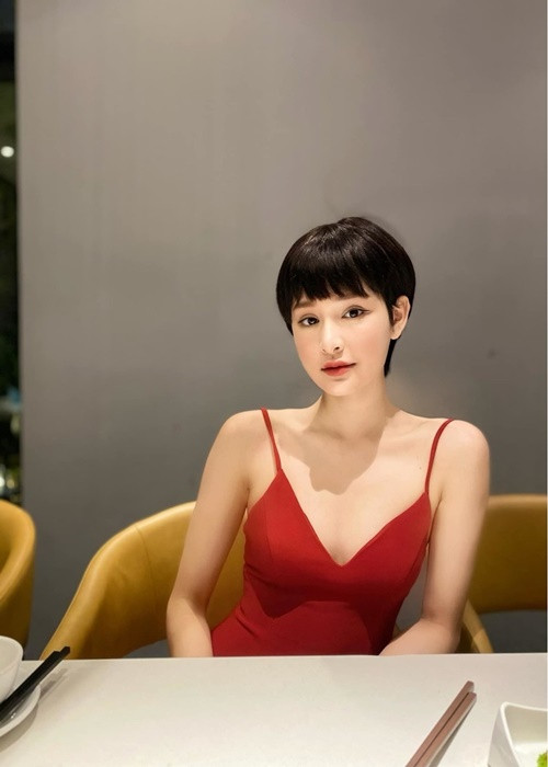 Hiền Hồ từng có phát ngôn về đại gia. Cụ thể, cuối năm 2017, khi bị đồn yêu đại gia nên sống sang chảnh, nữ ca sĩ phủ nhận. Ảnh: Vietnamnet