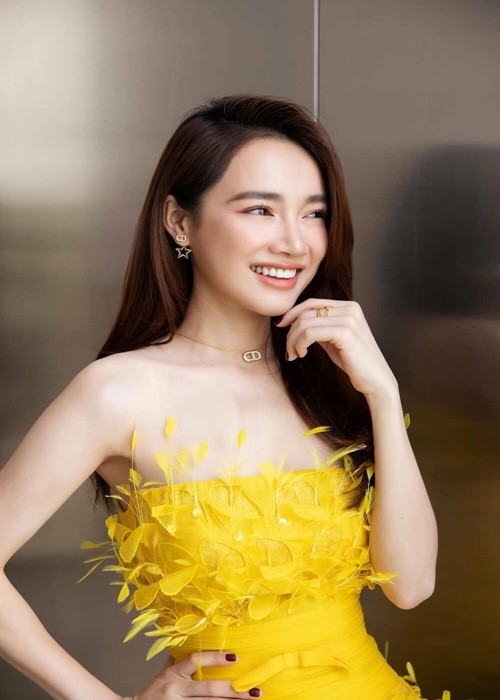 Nhã Phương vốn sống tiết kiệm. Trước khi lấy Trường Giang, cô từng chia sẻ, mua hàng hiệu như là một giấc mơ. Ảnh: FBNV