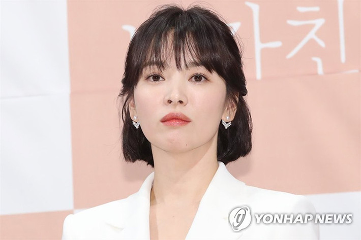 Năm 2017, Song Hye Kyo tâm sự về chuyện tình cảm của mình. Người đẹp khẳng định, sau chia tay, cô sẽ không quay đầu nhìn lại, cũng chẳng có gì phải hối hận hay luyến tiếc cả. Ảnh: Yonhap