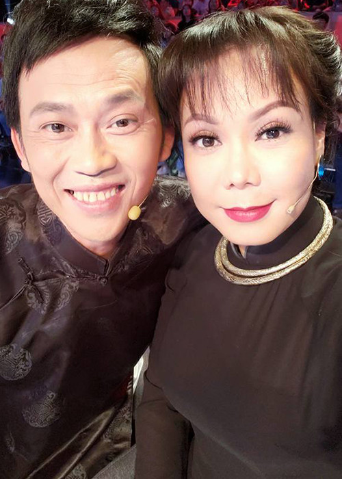 Việt Hương kết hợp ăn ý với Hoài Linh trong nhiều dự án khiến cả hai bị nhiều khán giả hiểu nhầm là vợ chồng.