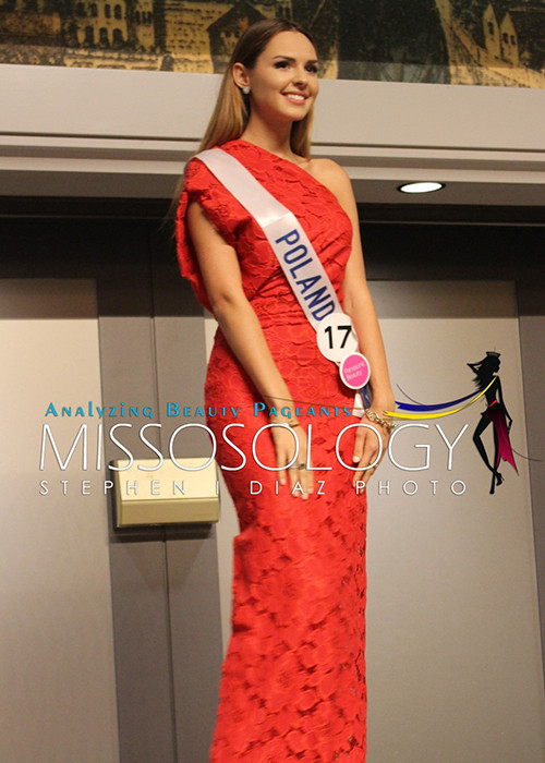 Missosology dự đoán đại diện của Ba Lan Magdalena Bienkowska sẽ đoạt vương miện Hoa hậu Quốc tế 2016 bởi cô gái này không chỉ mang vẻ đẹp chuẩn mực châu Âu mà còn rất thân thiện, dễ mến trong mắt các thí sinh. (Ảnh: Missosology)