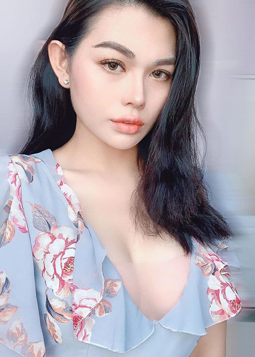 Khiết Anh sinh năm 2001, cao 1m76, có số đo hình thể 94-60-96. Ảnh: Dân Việt