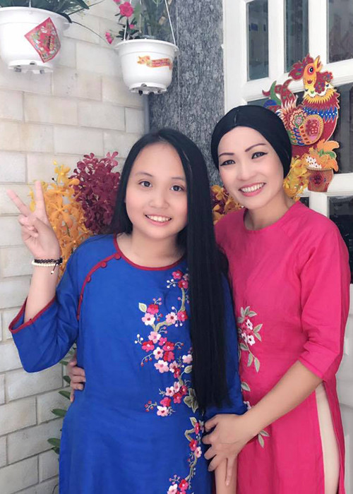 Trước Phi Nhung, vào năm 2016, nữ ca sĩ Phương Thanh đã công khai con gái sau 11 năm giấu kín với công chúng. Ảnh: FBNV