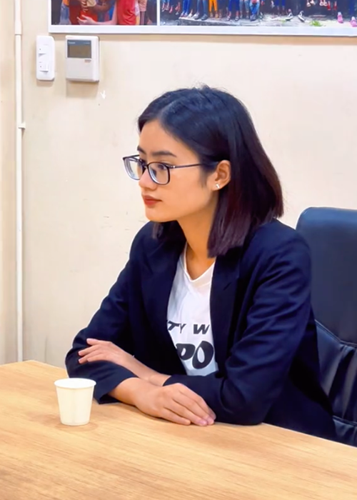 Trong 3 tháng ở ẩn vì lùm xùm phát ngôn, Ý Nhi rèn luyện kỹ năng trình bày, diễn đạt. Ảnh: Phụ Nữ Số.