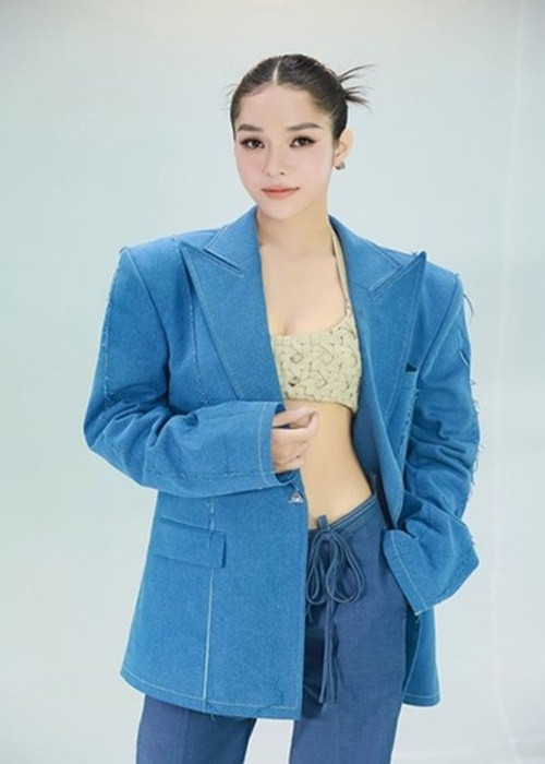 Tháng 3/2021, Huỳnh Phương bị nghi hẹn hò Lê Thị Hồng Hạnh. Cô gái này sinh năm 2000, là hot girl. Năm 2022, theo Thể Thao Văn Hóa, trong một cuộc trò chuyện, Hồng Hạnh chính thức xác nhận chuyện cô và Huỳnh Phương hẹn hò. Tuy nhiên, gần 1 năm qua, cô là người độc thân. Về phía Huỳnh Phương, anh chọn cách giữ im lặng. Ảnh: Thể Thao Văn Hóa.
