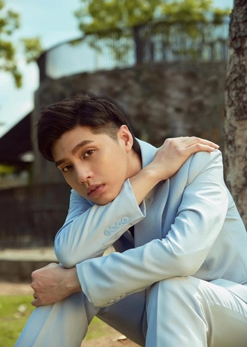 Liên quan đến phát ngôn dẫn đến lùm xùm với fan Kpop, Noo Phước Thịnh cho hay: “Noo chỉ đề cập đến việc các khán giả ở nhà xem livestream và bình luận những lời không hay đến ca sĩ Việt. Không biết vì lý do gì mà câu chuyện được mọi người nghĩ sang một hướng khác. Từ câu chuyện này, Noo nghĩ mình sẽ cẩn trọng hơn với bất cứ phát ngôn nào trên mạng xã hội và sẽ tiết chế cảm xúc hết mức có thể”. Ảnh: FBNV.