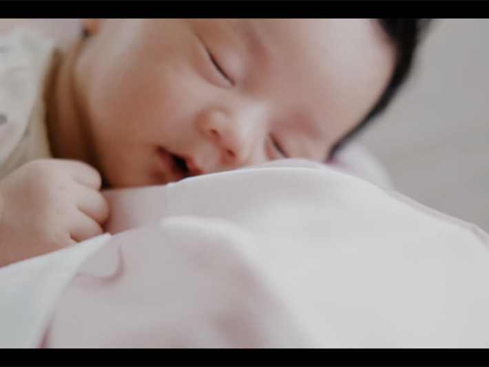 Thu Thảo và ông xã mong bé Liam luôn vui khỏe và học được nhiều điều hay mỗi ngày.