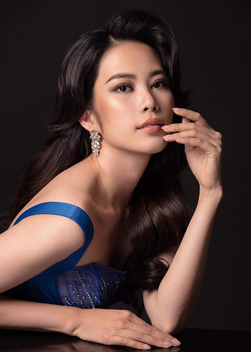 Trong chương trình Vô lăng tình yêu, Nam Em bất ngờ chia sẻ, cô từng bị một người nói rằng giống "ký sinh trùng" đeo bám đàn ông.