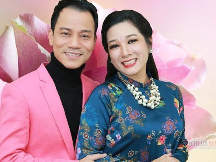 Sau đám cưới, Thanh Thanh Hiền và Chế Phong thường xuyên đăng tải hình ảnh hạnh phúc bên nhau. Nữ nghệ sĩ cũng không ít lần chia sẻ trên báo chí về cuộc sống hôn nhân viên mãn còn Chế Phong hay viết lời có cánh dành cho vợ trên trang cá nhân. Ảnh: Vietnamnet