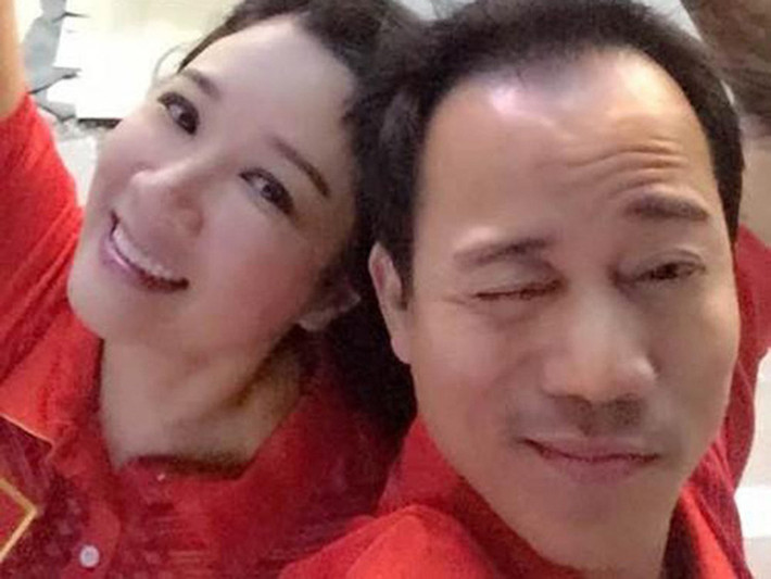 Trong cuộc phỏng vấn trên Vietnam plus, Thanh Thanh Hiền cho biết, Chế Phong lo cho cô nhiều thứ, từ viết kịch bản sân khấu, kịch bản làm CD, liveshow, cập nhật lịch diễn, chuẩn bị mọi thứ sẵn sàng để từ nhà cô có thể lên thẳng sân khấu hát.