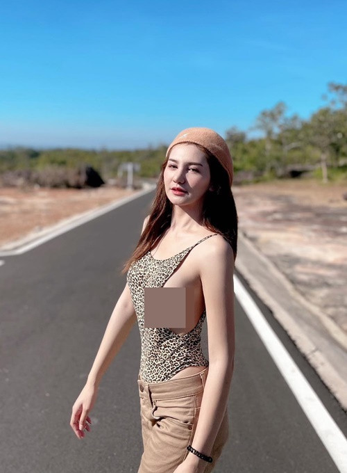 Hot girl ăn mặc táo bạo hơn trong vài năm trở lại đây.