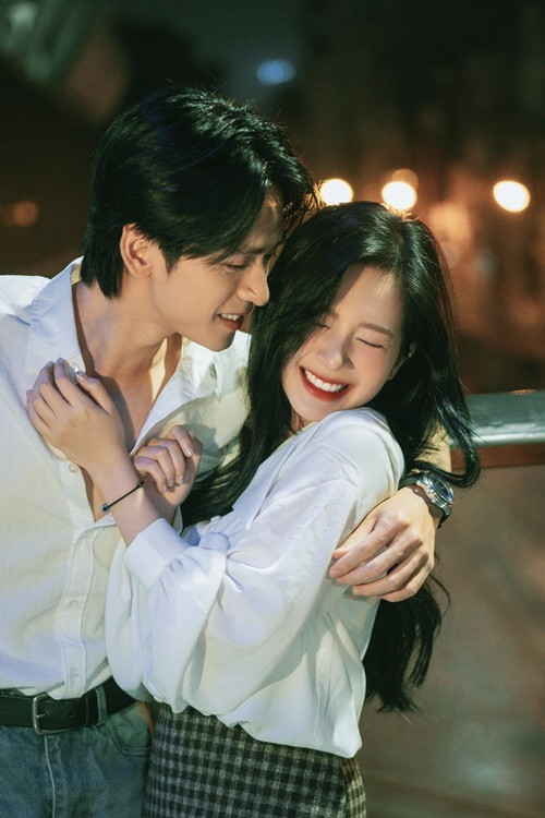 Nhiều khán giả khen Hoàng Huyền và Trần Nghĩa đẹp đôi khi bên nhau.