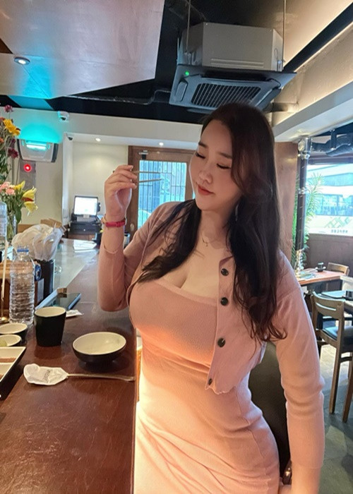Bobby thường xuyên đăng tải những hình ảnh đẹp của mình trên Instagram.