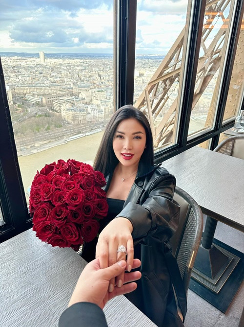 Quỳnh Thư có cuộc sống bình yên, viên mãn sau nhiều sóng gió tình cảm.
