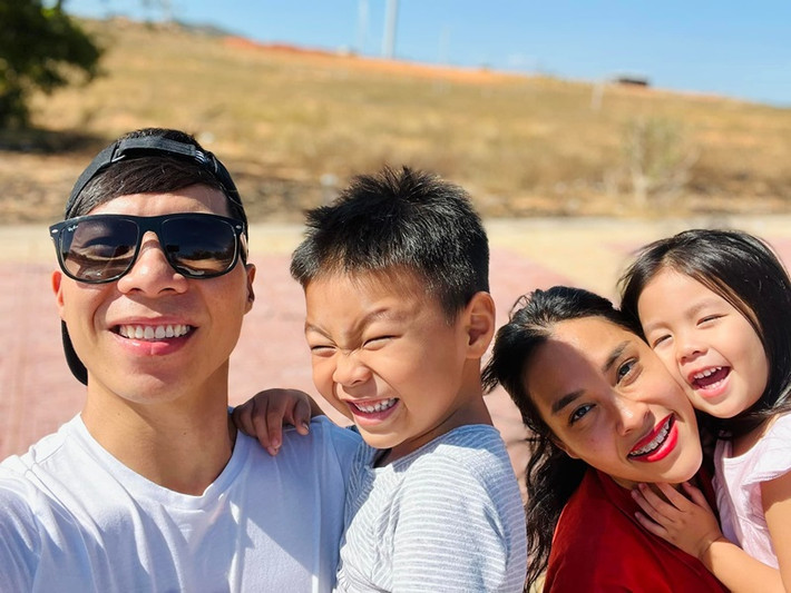 Năm 2019, tin đồn Quốc Nghiệp từng có vợ và hai con riêng khiến nhiều người xôn xao. Phía Ngọc Mai tỏ ra bình thản, cho rằng đó là những tin đồn vô căn cứ. Còn Quốc Nghiệp cho rằng, mọi thông tin đồn đoán thất thiệt bên ngoài không làm ảnh hưởng đến cuộc sống và hạnh phúc gia đình anh.