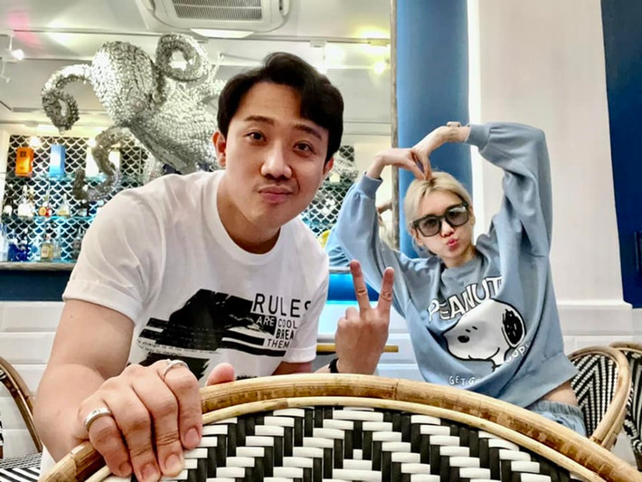 Trấn Thành và Hari Won từng có thời gian dài không xuất hiện bên nhau. Phía người trong cuộc cho biết, cả hai bận rộn với công việc riêng nên ít đăng ảnh bên nhau. Ảnh: FBNV
