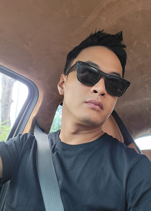 Đến nay, nam diễn viên phim "Thương ngày nắng về" vẫn chưa đả động đến ồn ào ở Tây Ban Nha.