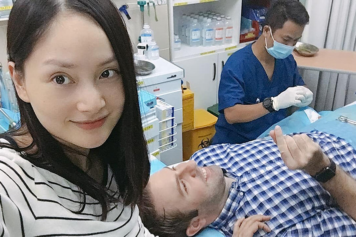 Ngay từ lần đầu gặp gỡ, Lan Phương bị ấn tượng bởi chiều cao 2m của David. Còn David lại thích thú khi được trò chuyện với một cô gái hoạt ngôn, xinh đẹp như Lan Phương.