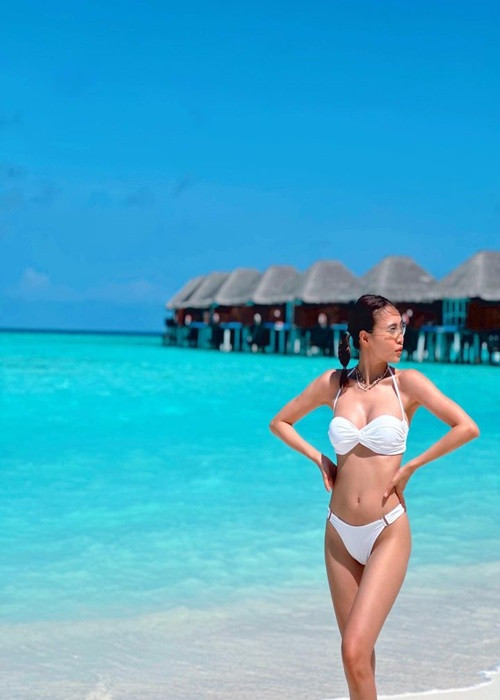 Nàng "ngọc nữ" hài hước chia sẻ, cô chỉnh sửa ảnh để có thân hình với số đo 90-60-90 cm.