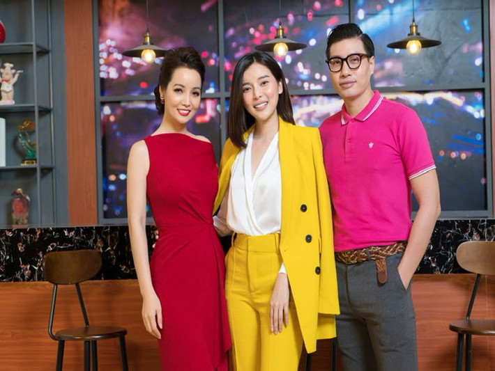 Mai Thu Huyền chia sẻ hình ảnh quay chương trình cùng Đức Long và Cao Thái Hà. Đi kèm với đó, cô viết: “Choáng váng và bủn rủn chân tay khi nhận được tin dữ, không thể tin được là Long đã mãi mãi rời xa cõi đời này. Chắc chắn khán giả sẽ còn nhớ mãi một nam diễn viên, người mẫu cao to, đẹp trai, hiền lành, chân thành, dễ mến... Mong em sẽ an nhiên, thanh thản ở miền cực lạc nhé. Thương Long và thương cả Cao Thái Hà nữa. Không còn người bạn thân nhất ở bên cạnh, em hãy mạnh mẽ và tận hưởng cuộc sống này thay cả phần của Long nữa nhé”.