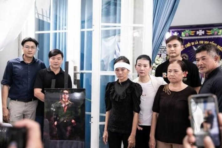 Mỹ Uyên chia sẻ trên Saostar, sau khi nhận tin dữ, nữ nghệ sĩ không hiểu chuyện gì xảy ra "bởi Tiến là người tốt, suy nghĩ lạc quan, luôn nghĩ đến những điều tốt đẹp cho mọi người". Ảnh: Thương Hiệu và Pháp Luật.
