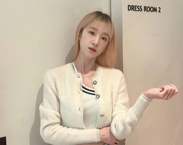 Bố mẹ Park Bo Ram đều đã mất. Nữ ca sĩ từng chia sẻ, bố không còn vì bệnh xơ gan. Mẹ của cô mất vì ung thư gan. Ảnh: Instagram.