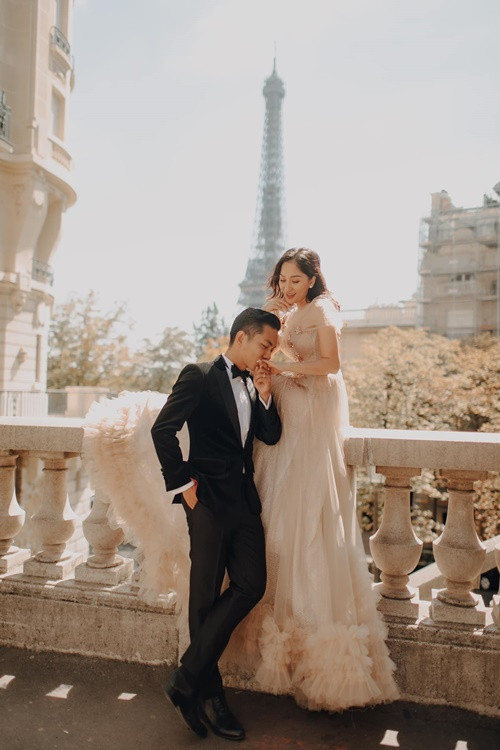 Vợ chồng Khánh Thi đầu tư chụp ảnh cưới ở Pháp.